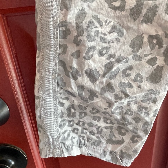 Nostalgia Gray Leopard Print Pants - Picture 4 of 9